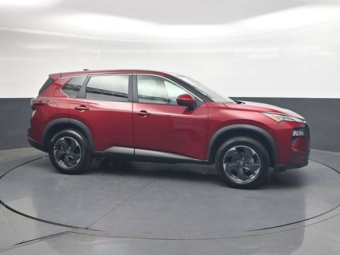 Used 2025 Nissan Rogue SV FWD image 4