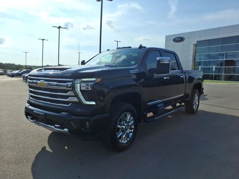Used 2026 Chevrolet Silverado 3500 High Country w/ Technology Package AWD/4WD image 7