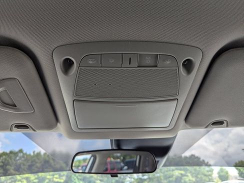 Used 2020 Nissan Rogue S FWD image 20