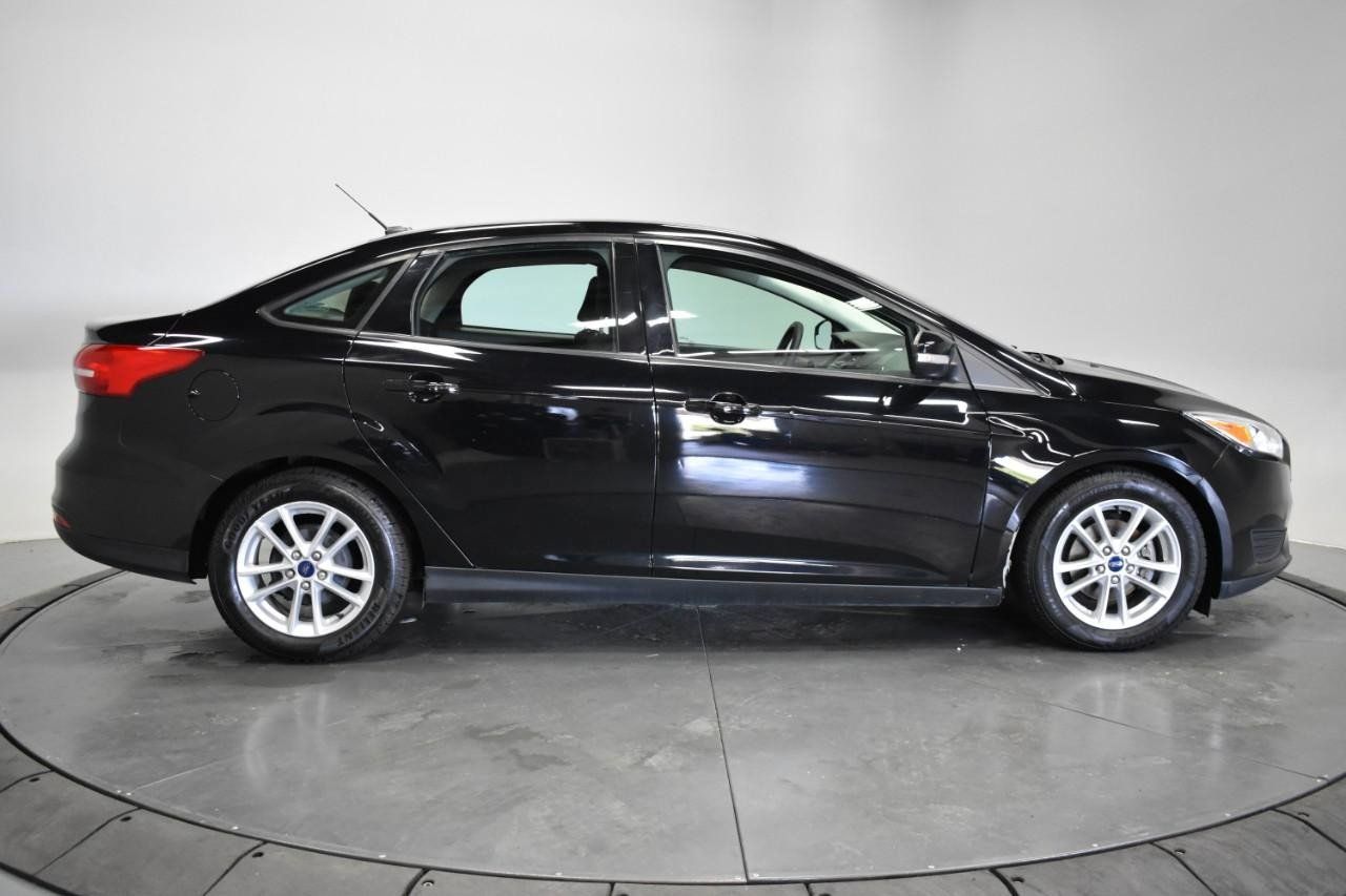 Used 2017 Ford Focus SE FWD image 8