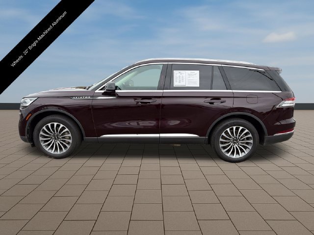 Used 2024 Lincoln Aviator AWD image 3