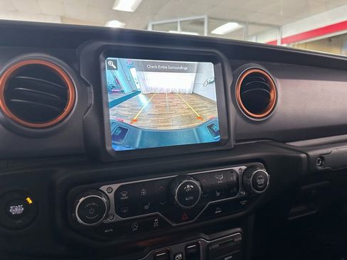 Certified 2020 Jeep Gladiator Mojave w/ Dual Top Group image 25