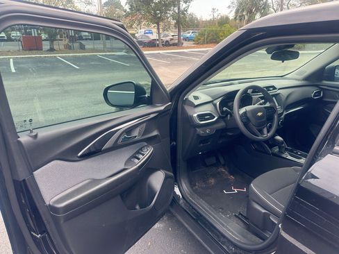Used 2023 Chevrolet TrailBlazer LS image 5