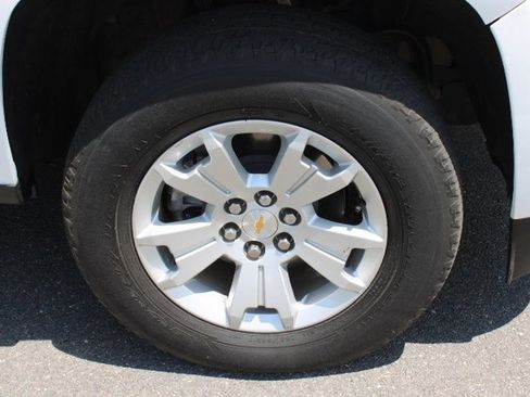 Used 2022 Chevrolet Colorado LT w/ Fleet Safety Package image 24