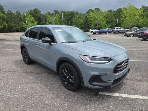 Used 2024 Honda HR-V Sport image 1