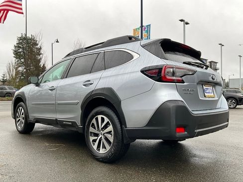 Certified 2025 Subaru Outback Premium image 6