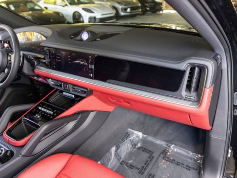 New 2026 Porsche Cayenne Coupe AWD/4WD image 66