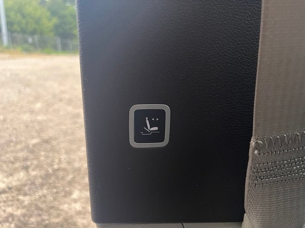 Used 2019 Chrysler Pacifica Touring-L FWD image 27