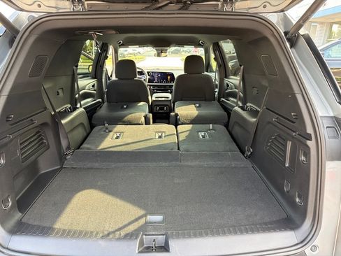 Certified 2024 Chevrolet Traverse LT FWD image 9