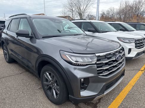 New 2026 Ford Explorer Active w/ Active Comfort Package image 6