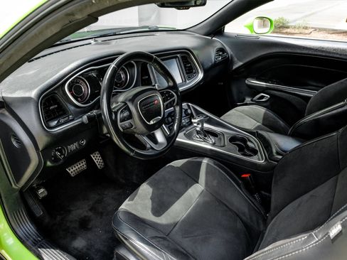 Used 2015 Dodge Challenger R/T Scat Pack w/ Scat Pack Appearance Package RWD image 2