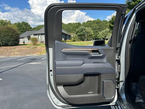 Used 2025 Chevrolet Silverado 1500 High Country w/ Technology Package RWD image 53