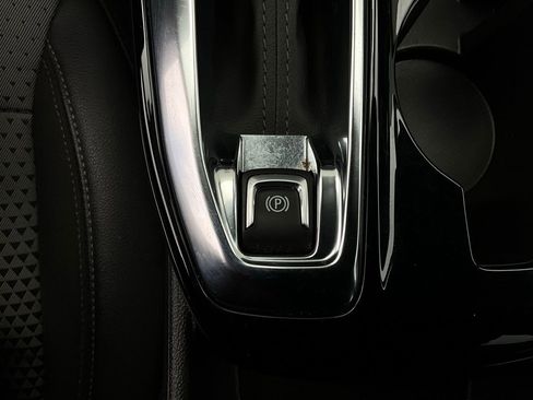 Used 2025 Chevrolet Trax LT image 21