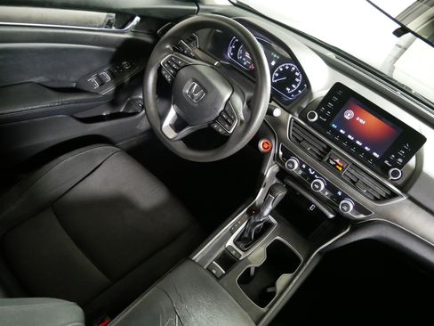 Used 2018 Honda Accord LX image 9