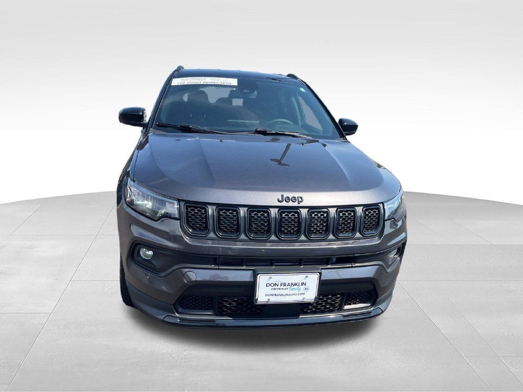 Used 2023 Jeep Compass Latitude AWD/4WD image 8