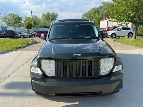 Used 2011 Jeep Liberty Sport w/ Popular Equipment Group AWD/4WD image 2