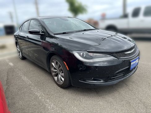 Used 2015 Chrysler 200 S w/ Navigation & Sound Group I FWD image 2
