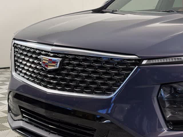 Used 2024 Cadillac XT4 Premium Luxury w/ Technology Package FWD image 13