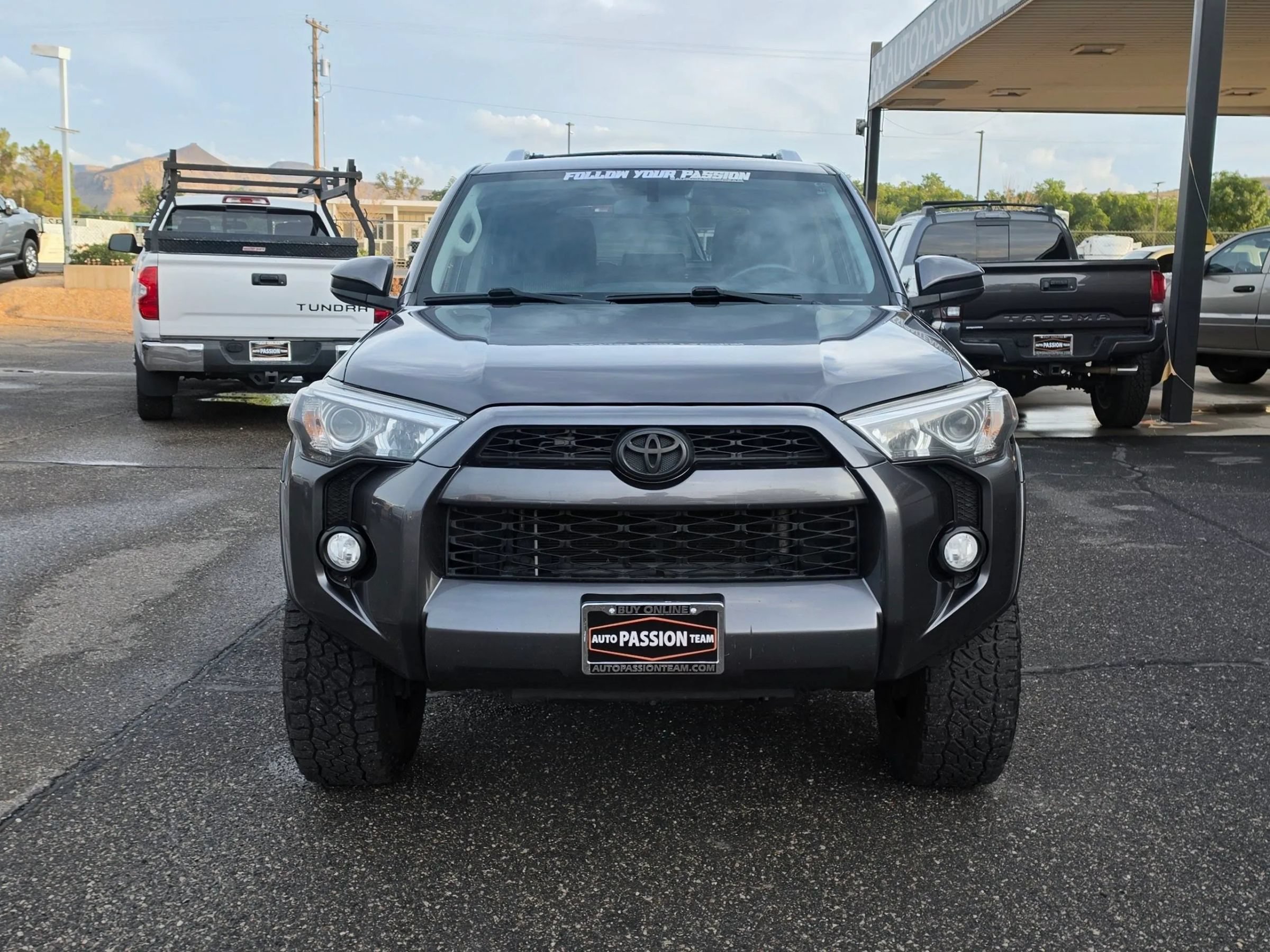 Used 2018 Toyota 4Runner SR5 AWD/4WD image 8