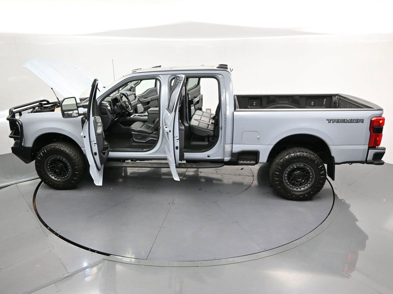 Used 2024 Ford F250 Lariat w/ Lariat Ultimate Package AWD/4WD image 44