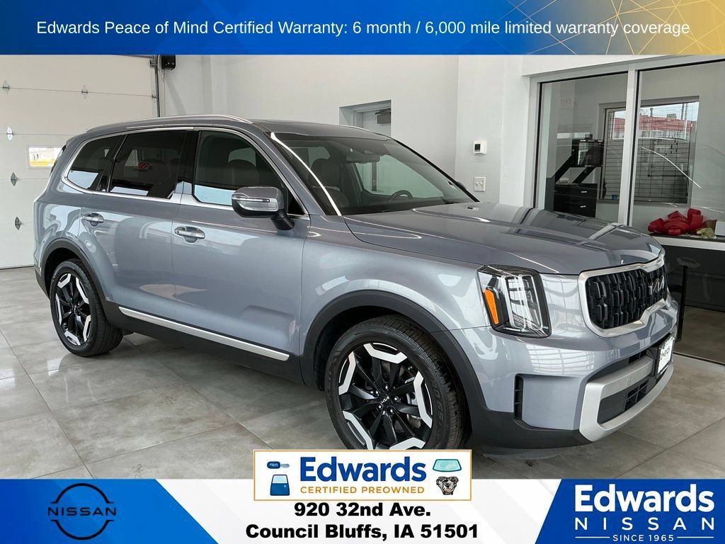Used 2023 Kia Telluride EX AWD/4WD image 2