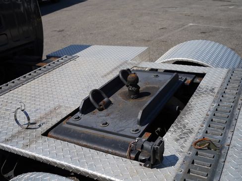 Used 2022 RAM 5500 Tradesman w/ Chrome Appearance Group RWD image 13