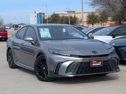 New 2026 Toyota Camry SE image 2