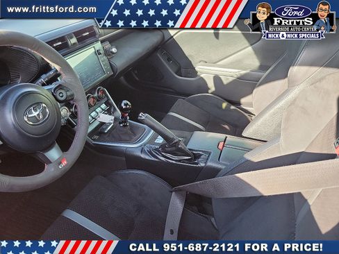Used 2023 Toyota GR86 Premium w/ ALL Weather Mat Package (TMS) image 4