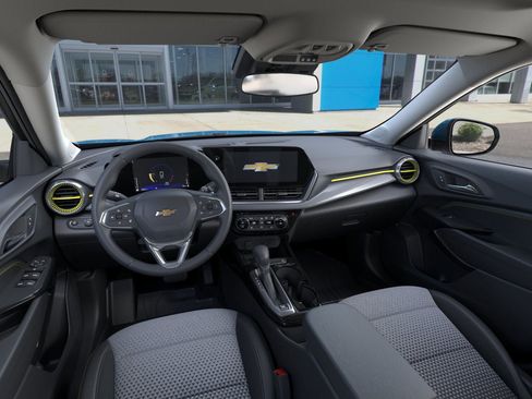 New 2026 Chevrolet Trax LT w/ Sunroof Package FWD image 15