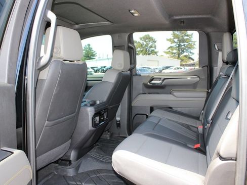 Used 2024 Chevrolet Silverado 1500 ZR2 w/ Technology Package AWD/4WD image 7