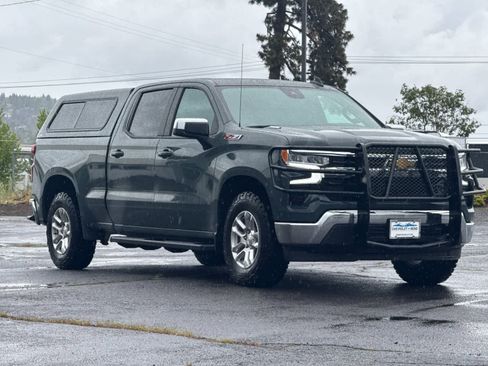 Used 2025 Chevrolet Silverado 1500 LT AWD/4WD image 9