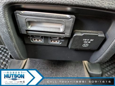 Used 2019 Jeep Cherokee Latitude Plus w/ Comfort/Convenience Group image 14