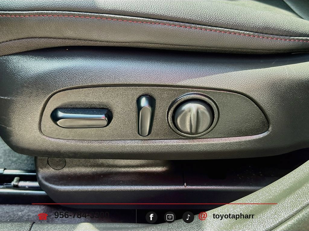Used 2026 Chevrolet Trax RS w/ Driver Confidence Package FWD image 28