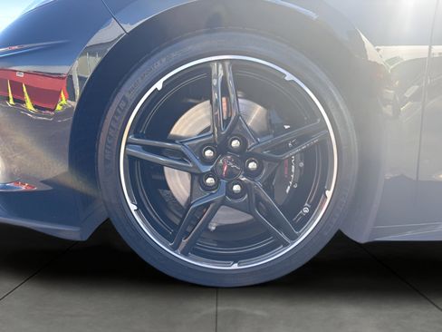 Used 2022 Chevrolet Corvette Stingray Premium Cpe w/ Z51 Performance Package image 13