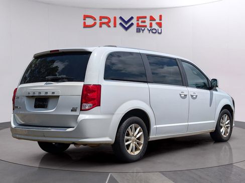 Used 2018 Dodge Grand Caravan SXT FWD image 5
