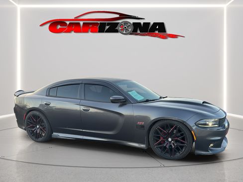 Used 2016 Dodge Charger R/T Scat Pack w/ Technology Group RWD image 2