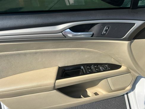 Used 2013 Ford Fusion SE FWD image 13