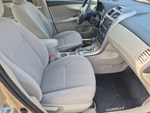 Used 2013 Toyota Corolla LE FWD image 21