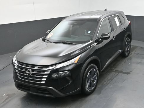 Used 2025 Nissan Rogue SV FWD image 41