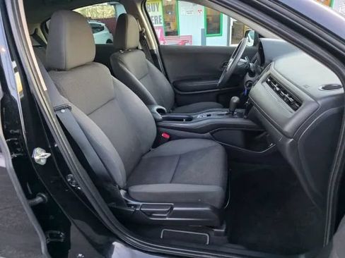 Used 2019 Honda HR-V LX image 11