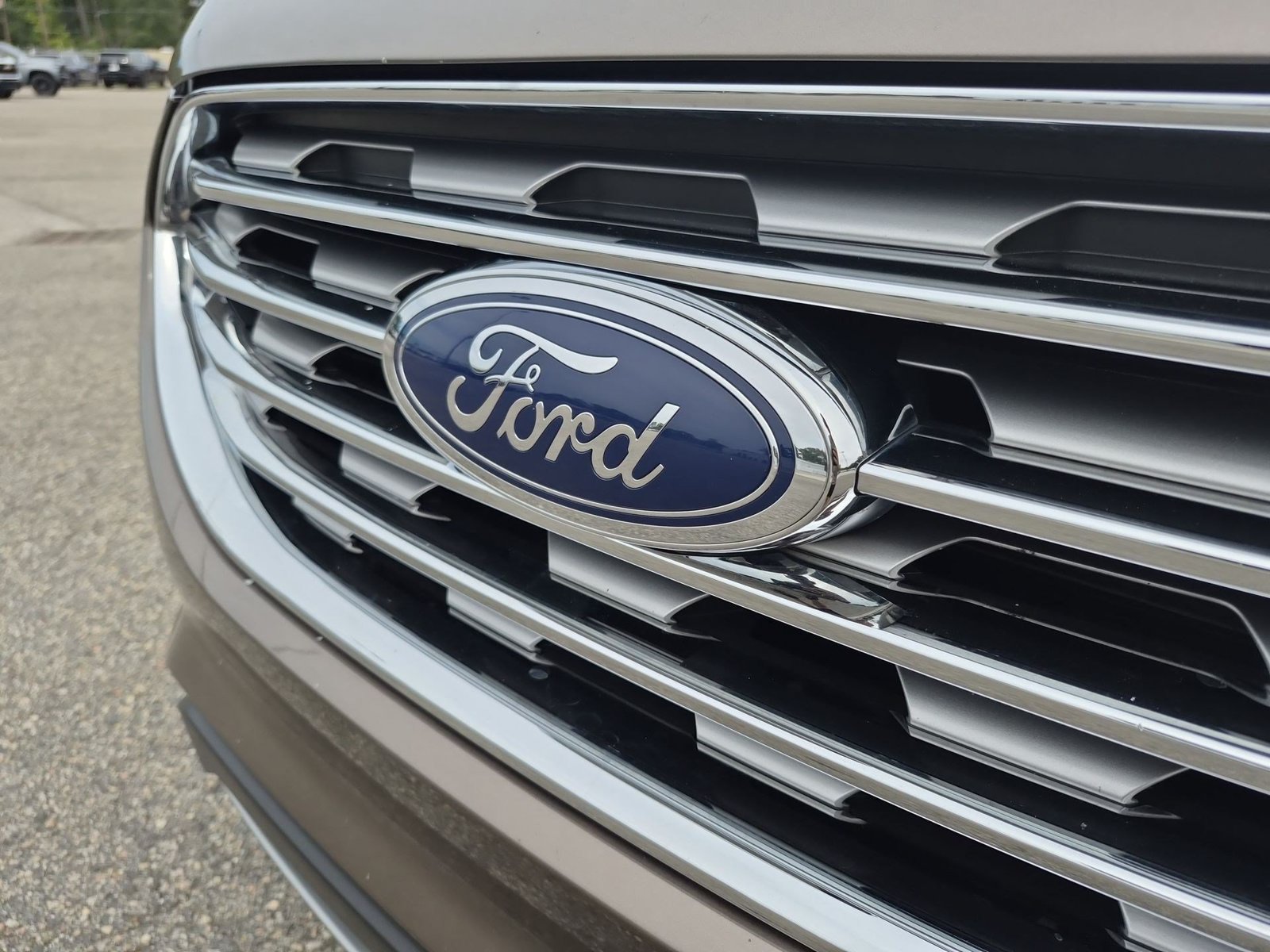 Used 2019 Ford Edge SEL w/ Equipment Group 201A FWD image 32