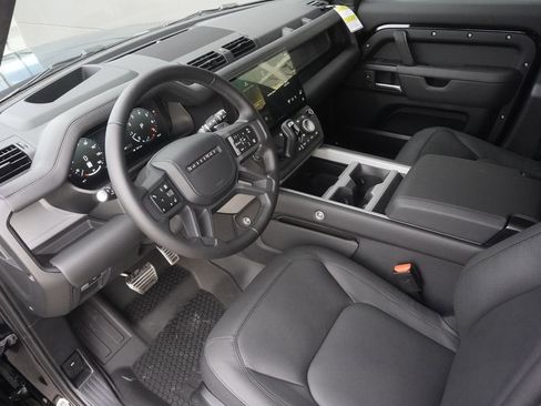 New 2026 Land Rover Defender 110 V8 AWD/4WD image 18