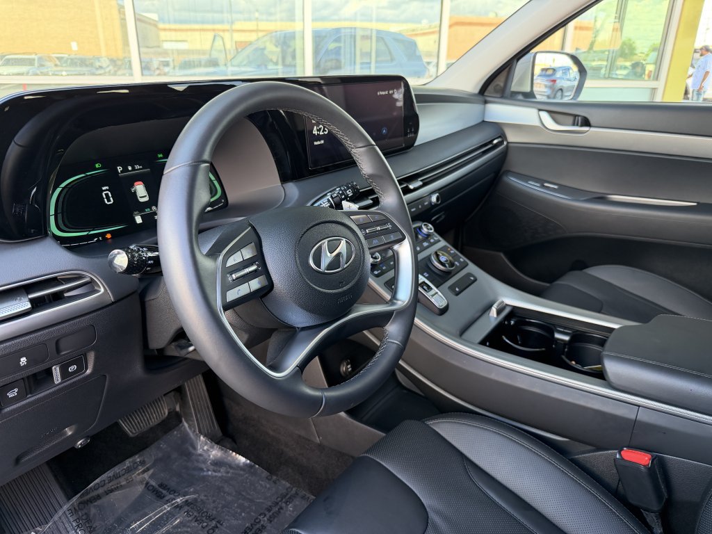Used 2025 Hyundai Palisade SEL FWD image 32
