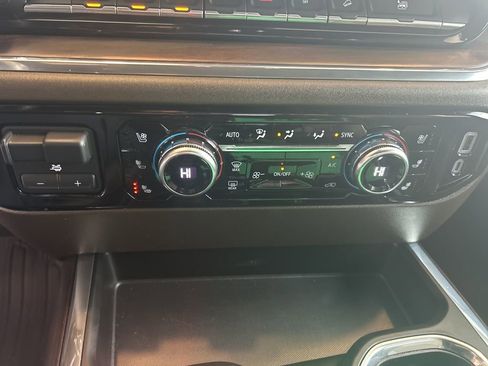 Used 2023 GMC Sierra 1500 SLT w/ SLT Premium Plus Package image 17