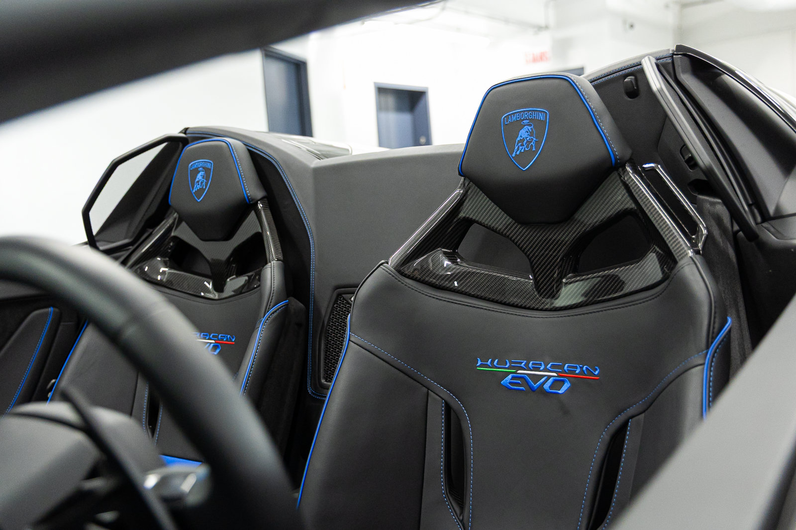 Used 2024 Lamborghini Huracan EVO AWD/4WD image 33