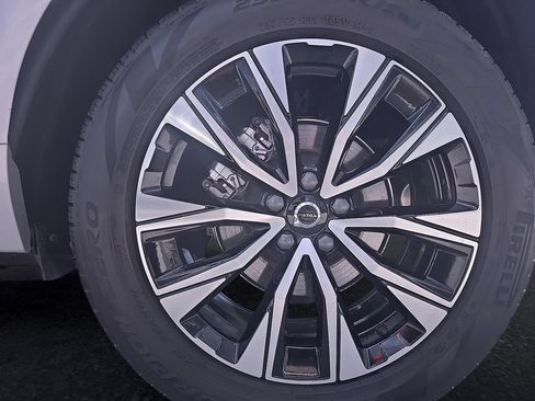 Certified 2025 Volvo XC60 B5 Core AWD/4WD image 44