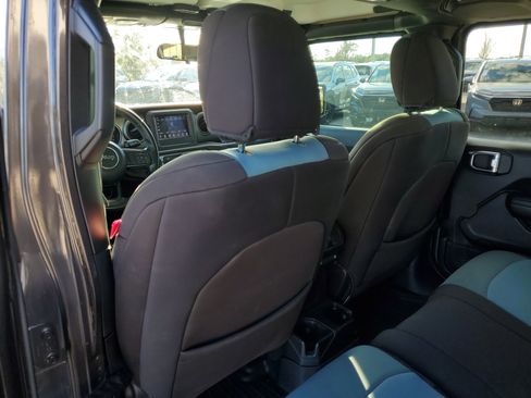 Used 2018 Jeep Wrangler Unlimited Sport S image 17