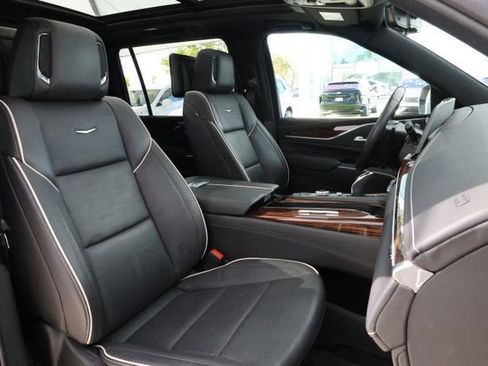 Certified 2024 Cadillac Escalade ESV Premium Luxury image 30