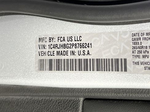 Used 2023 Jeep Grand Cherokee Limited image 31