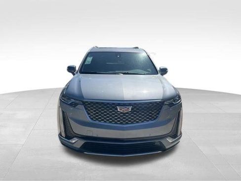 New 2025 Cadillac XT6 Luxury image 9